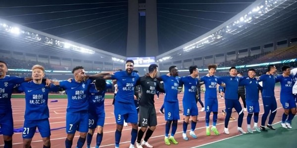 鲸鱼体育-武汉三镇后防已迎来多条新大鱼助阵，本赛季携手挑大梁，值得期待