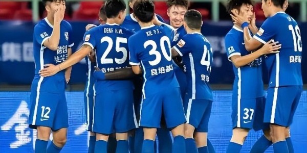 鲸鱼体育-武汉三镇后防已迎来多条新大鱼助阵，本赛季携手挑大梁，值得期待