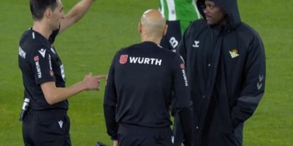 鲸鱼直播-【西甲】莱万+拉菲尼亚破门 巴萨客场2比1胜贝蒂斯